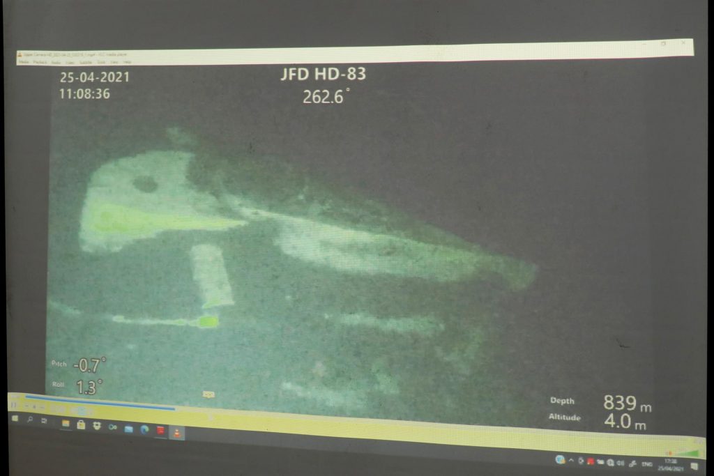 Indonesia da por muertos a los 53 tripulantes del submarino desaparecido