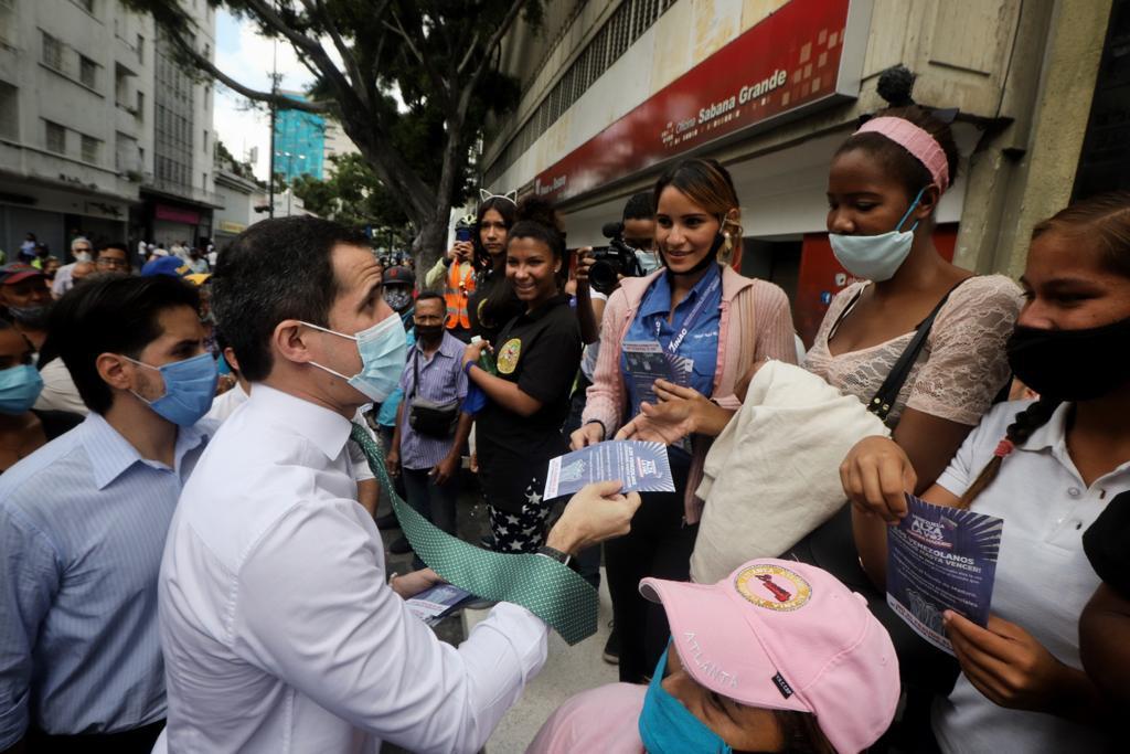 Guaidó pide un plan de vacunación supervisado por organismos internacionales