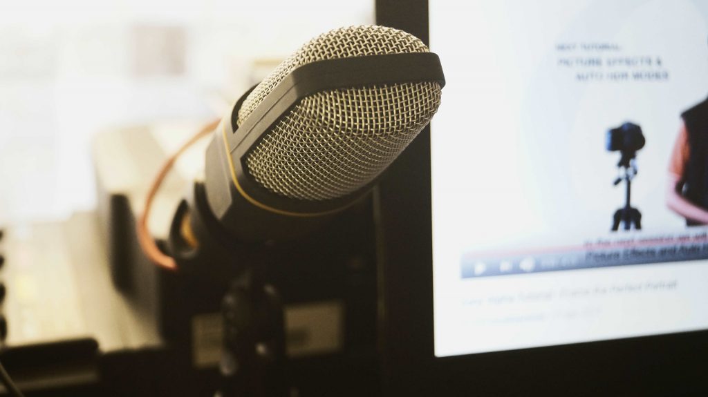 ¿Aumentarán los ingresos generados por los audiolibros y podcasts para 2030?