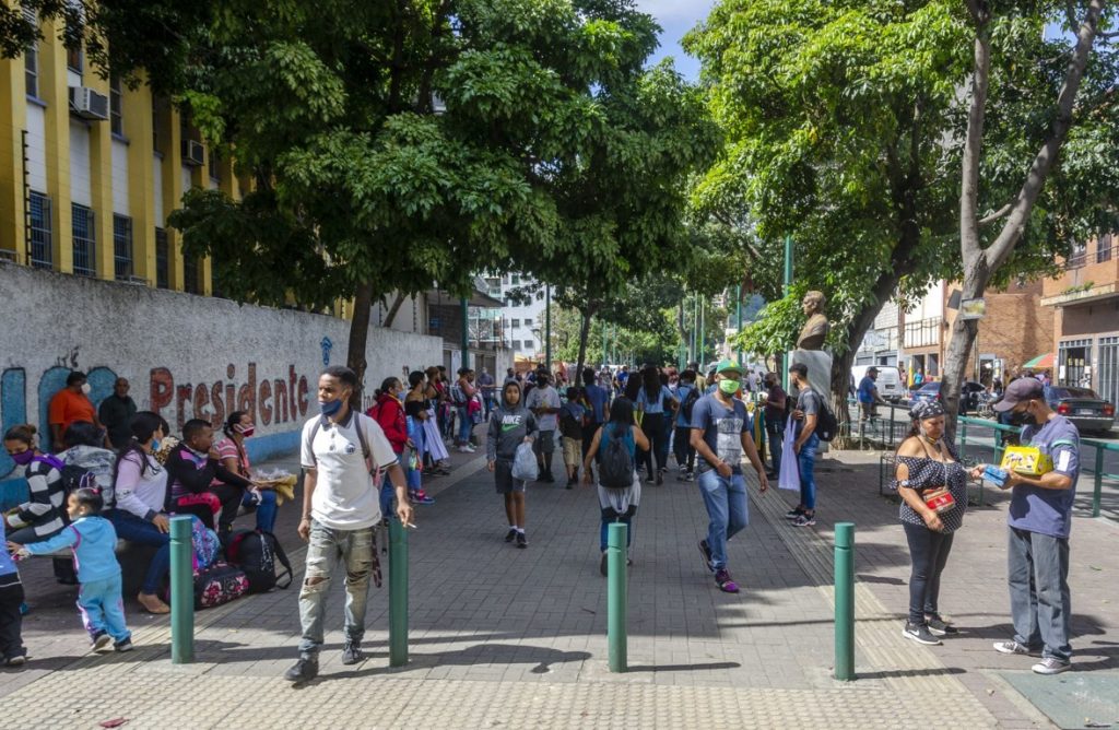 Más de 90 ONG piden a Maduro el cese de la "represión" de la sociedad civil