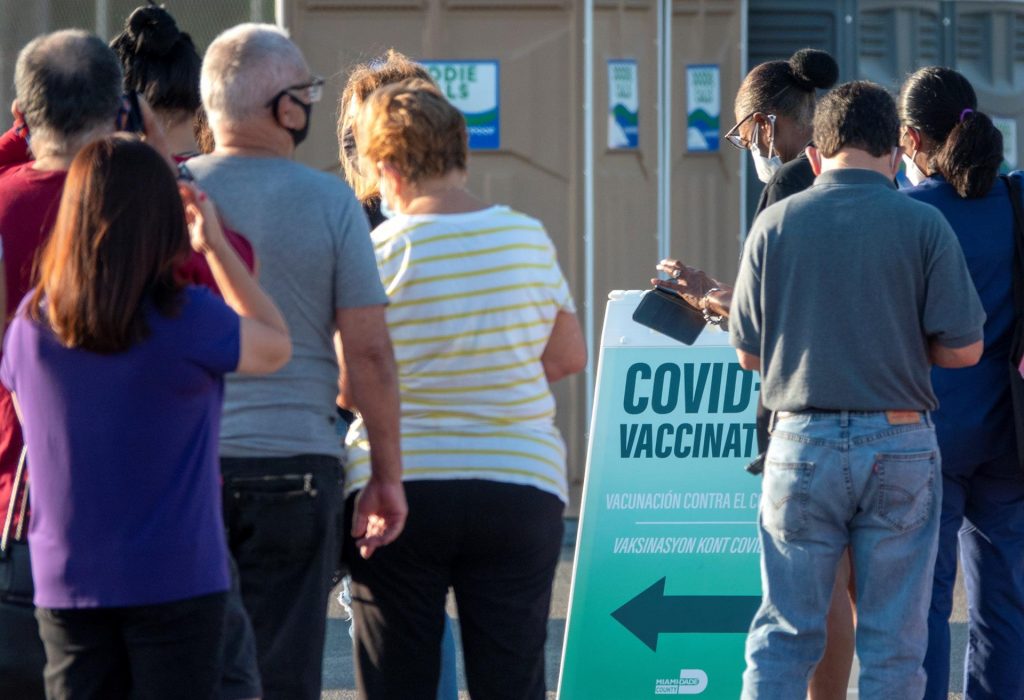 Alcalde de North Miami Beach invita a extranjeros a vacunarse allí