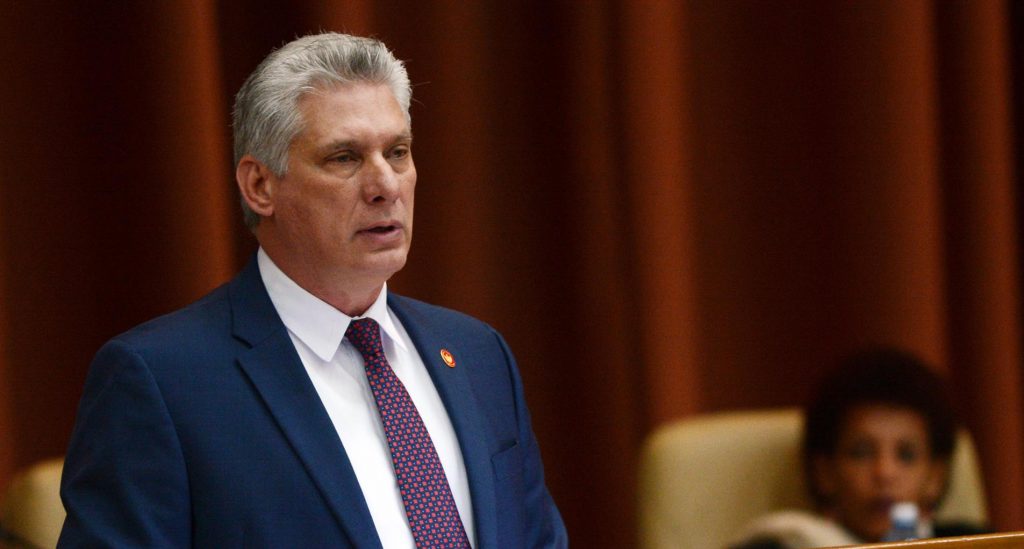 Díaz-Canel reemplaza a Castro como líder del Partido Comunista de Cuba