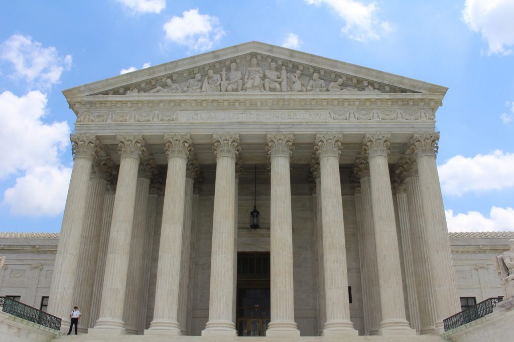 Supremo de EEUU estudiará demanda contra restricción de armas en Nueva York