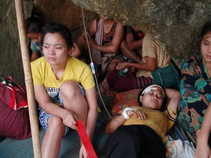 Bombardeos empujan a miles de desplazados birmanos a frontera con Tailandia