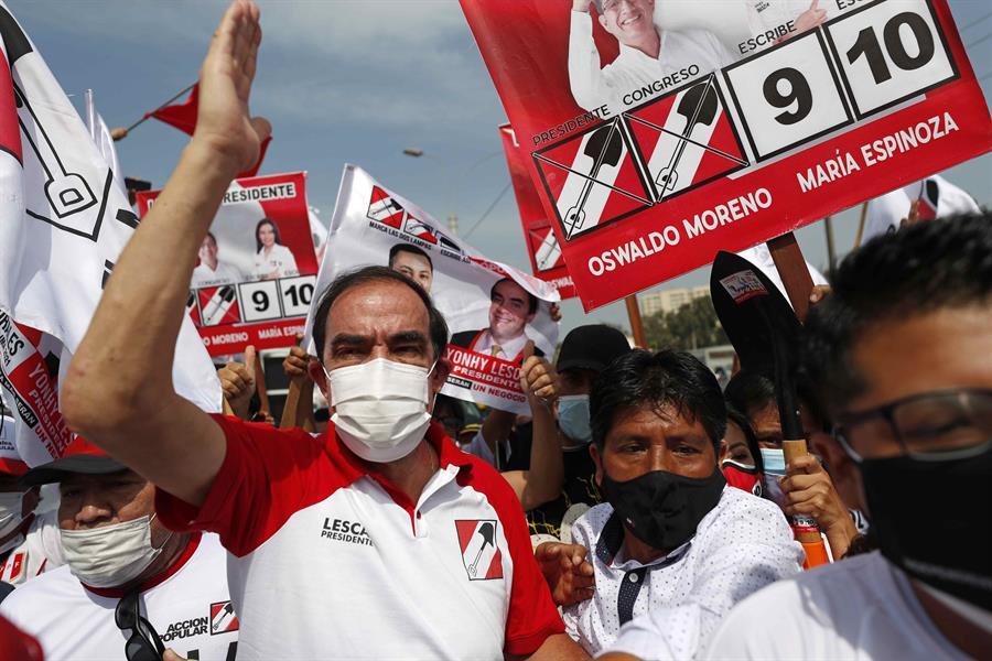 Perú celebra elecciones generales marcadas por la turbulencia política y la pandemia