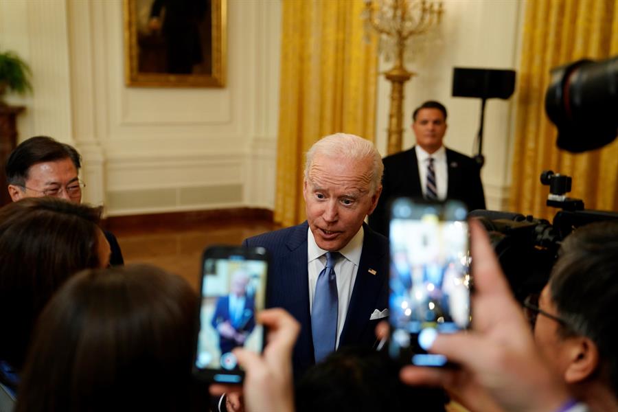 Biden solicitó detener la violencia entre comunidades en Jerusalén