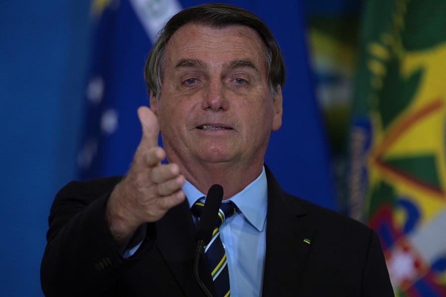 Bolsonaro afirma que el "delincuente" Lula solo podría ganar las elecciones de 2022 mediante fraude