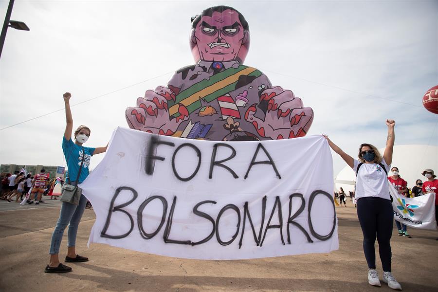 Bolsonaro se burla de las manifestaciones de la oposición: "Faltó marihuana y dinero"
