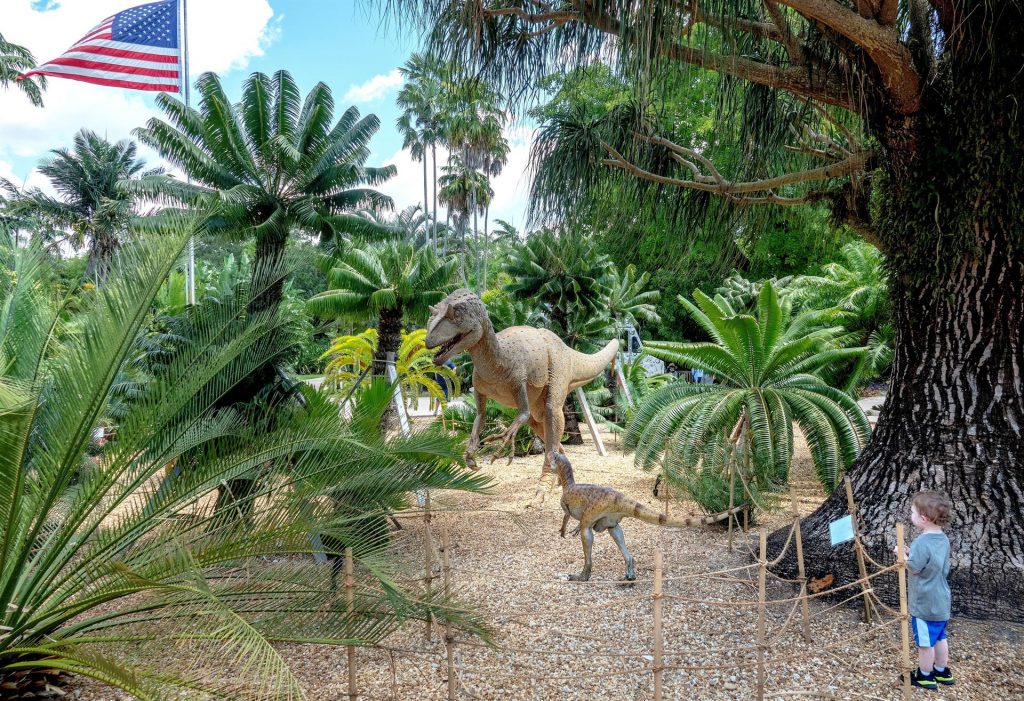 Conoce el Botánico Fairchild de Miami, un jardín jurásico poblado de dinosaurios