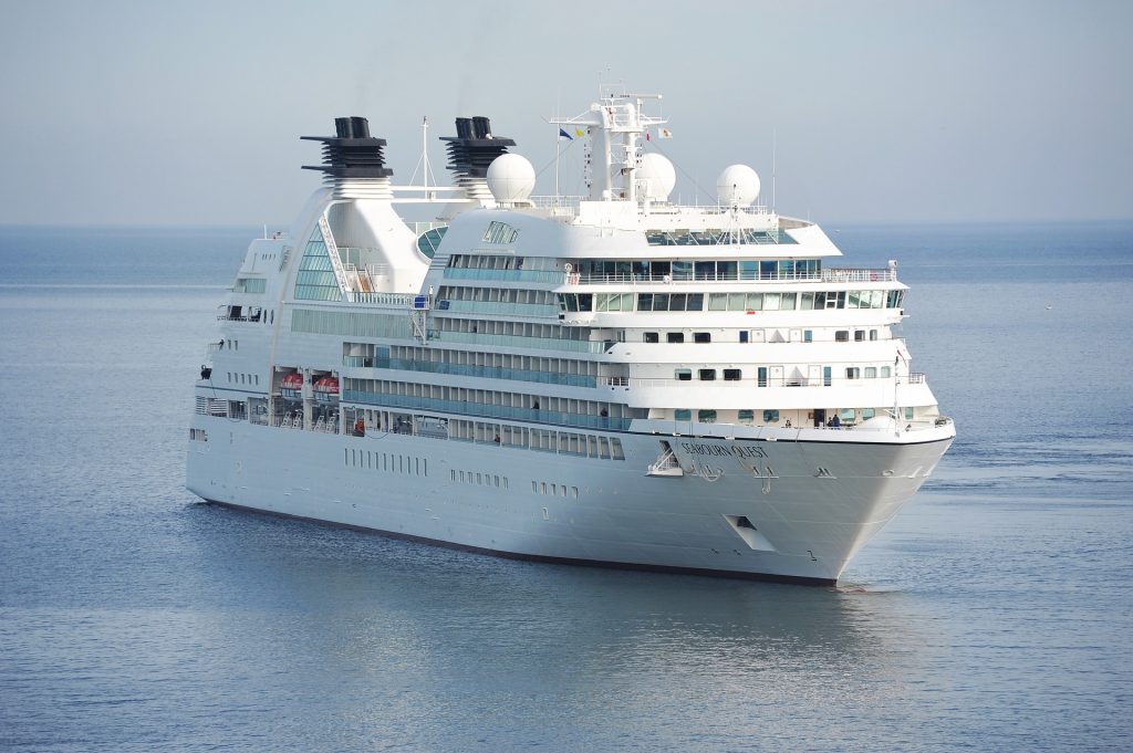 Urgen a DeSantis salvar corales de Florida de la polución de cruceros