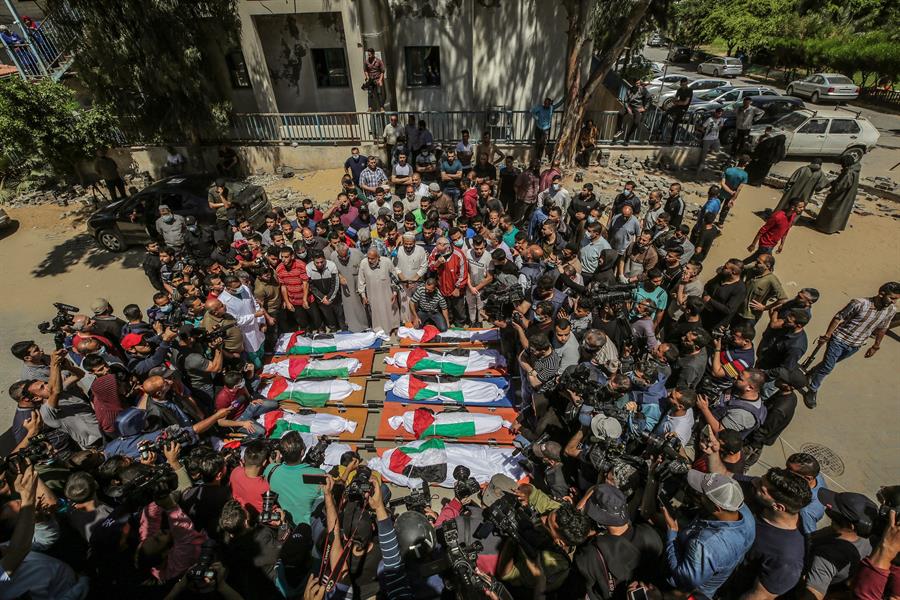 10 miembros de una familia palestina fallecieron en un bombardeo israelí en Gaza