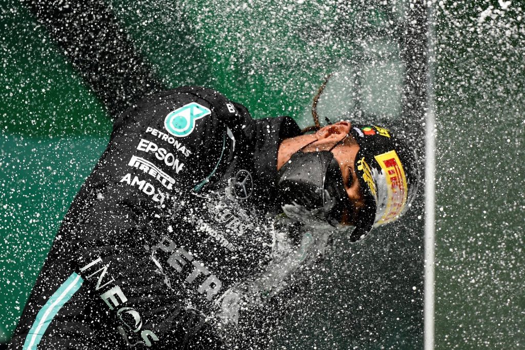Hamilton ganó en Portimao y demostró que su superioridad no depende de una pole
