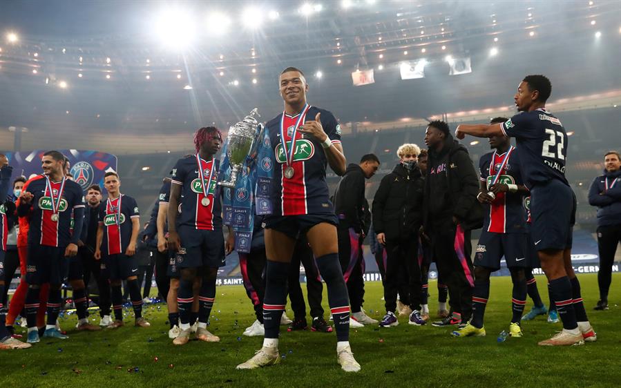 Mbappé mantiene el idilio del PSG en la Copa de Francia