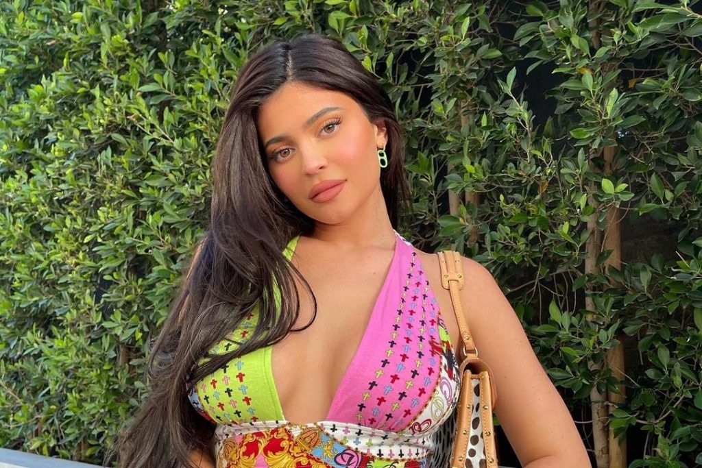 Kylie Jenner planearía lanzar una línea de trajes de baño