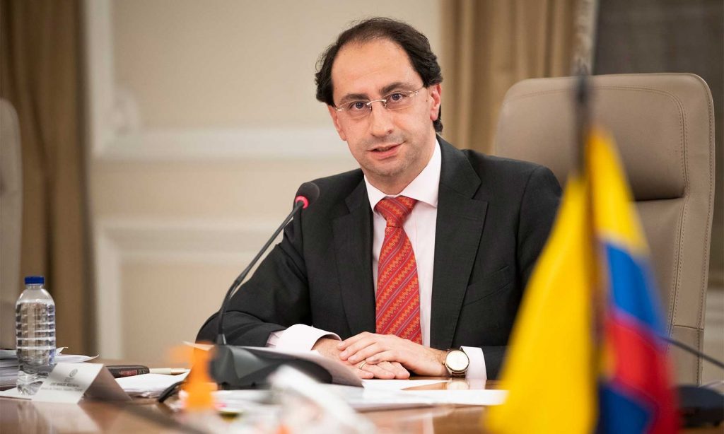 Nuevo ministro de Hacienda de Colombia promete alcanzar consensos para nueva reforma tributaria