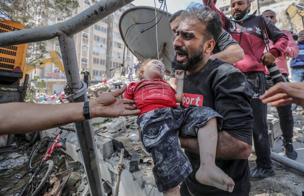 Suben a 174 los muertos en Gaza tras nuevos bombardeos