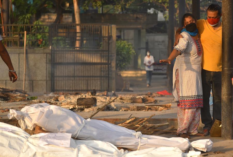 La OMS califica la variante india de la COVID-19 como "preocupante" y de "rápida propagación"