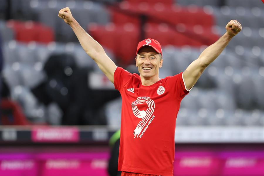 Lewandowski iguala récord de Gerd Müller en la Bundesliga