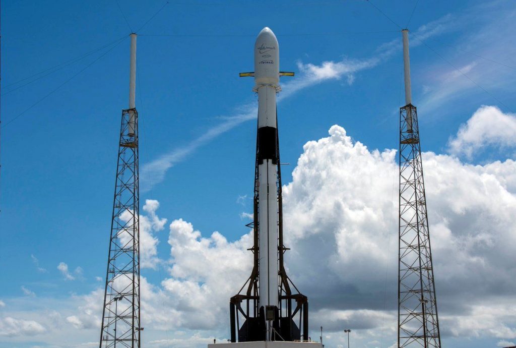 SpaceX lanza al espacio 60 satélites Starlink desde Florida