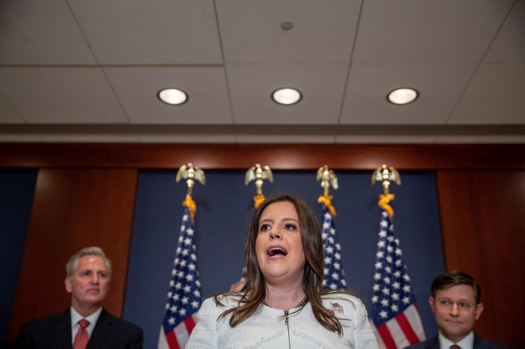 Elise Stefanik es la nueva número 3 de los republicanos en la Cámara Baja