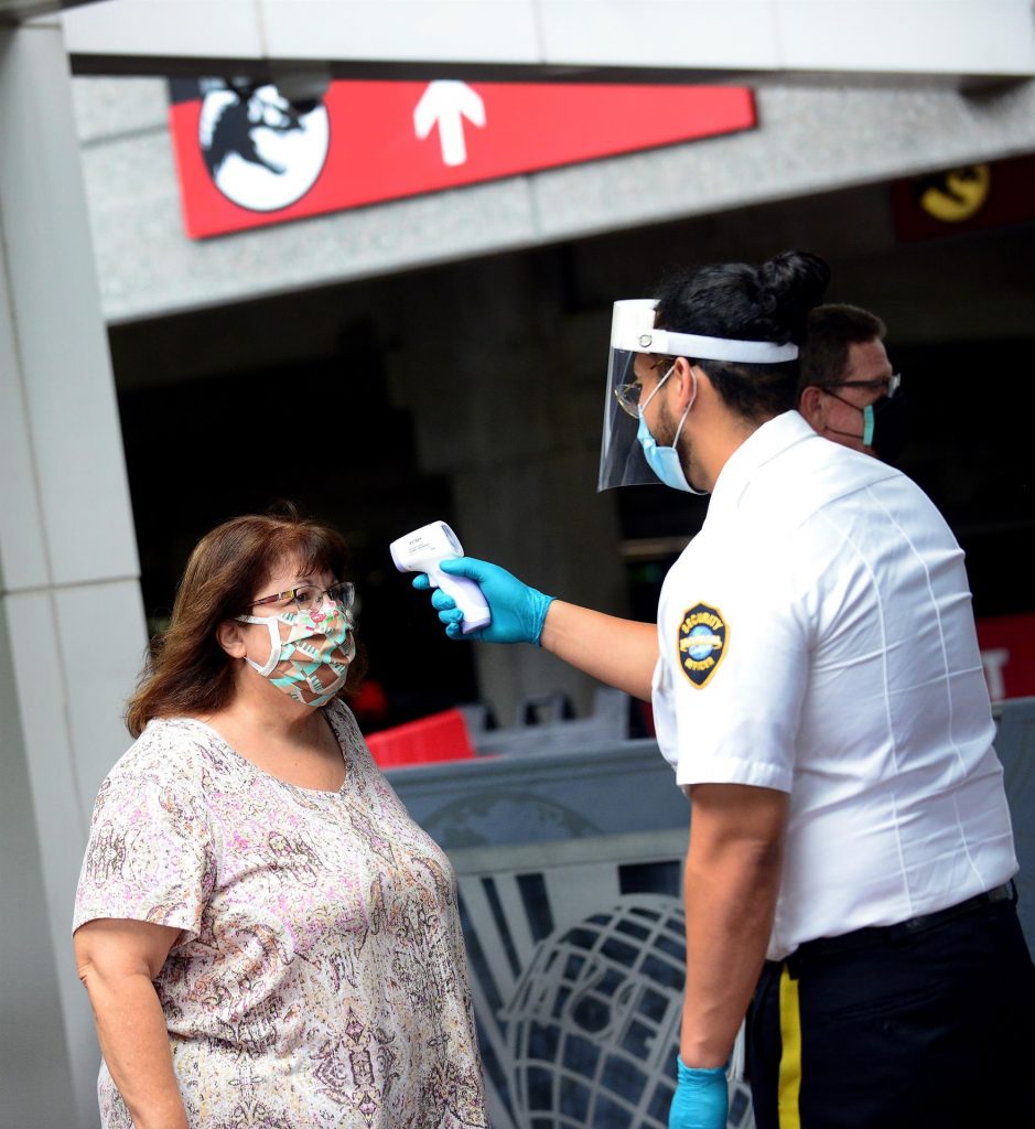 Universal Orlando ya no exige el uso de mascarillas a los vacunados