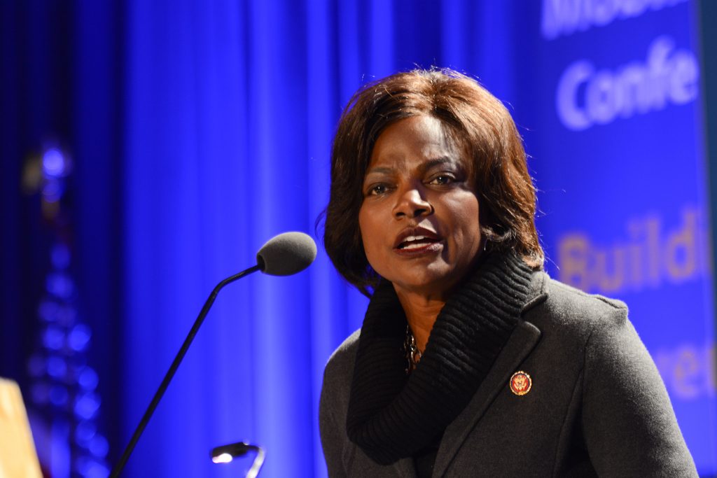 Val Demings desafiaría a Marco Rubio en la carrera por el Senado