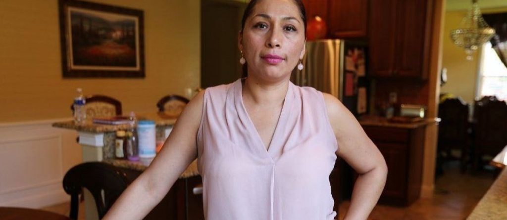 Esposa de marine veterano deportada por Trump celebra el Día de la Madre en Florida