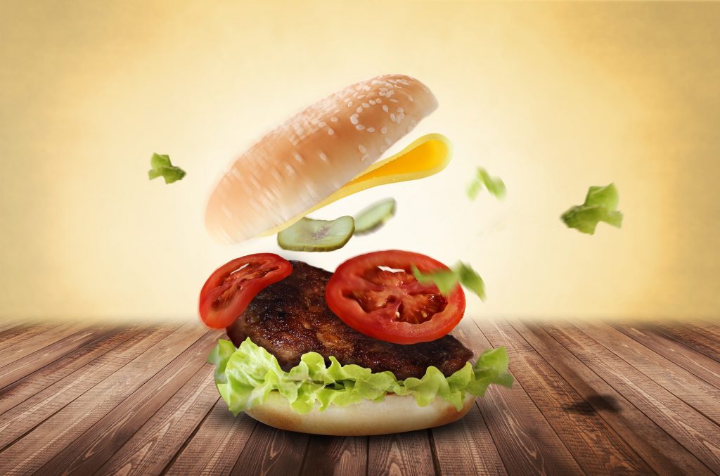 De comida chatarra a gourmet: la hamburguesa ahora se viste de "carne vegetal"