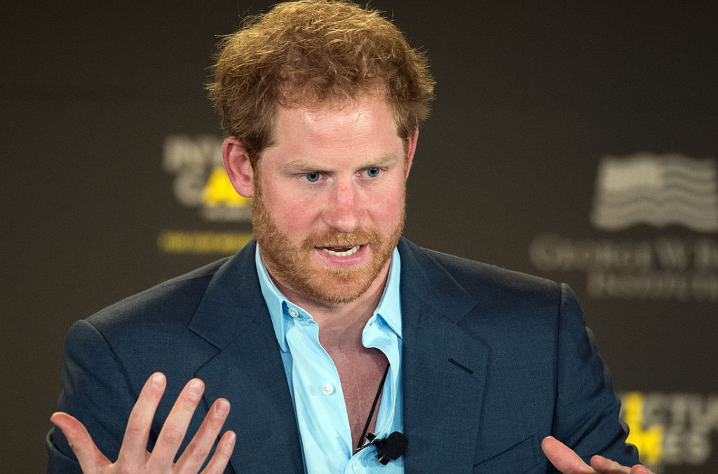 Harry dice que usó las fiestas y el alcohol para huir del dolor