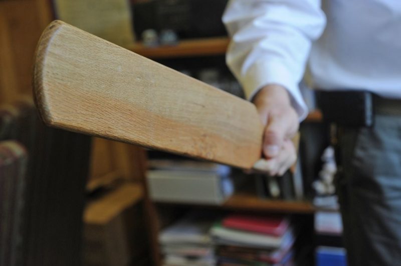 Investigan a maestras de escuela de Florida por golpear a niña de 6 años con una tabla