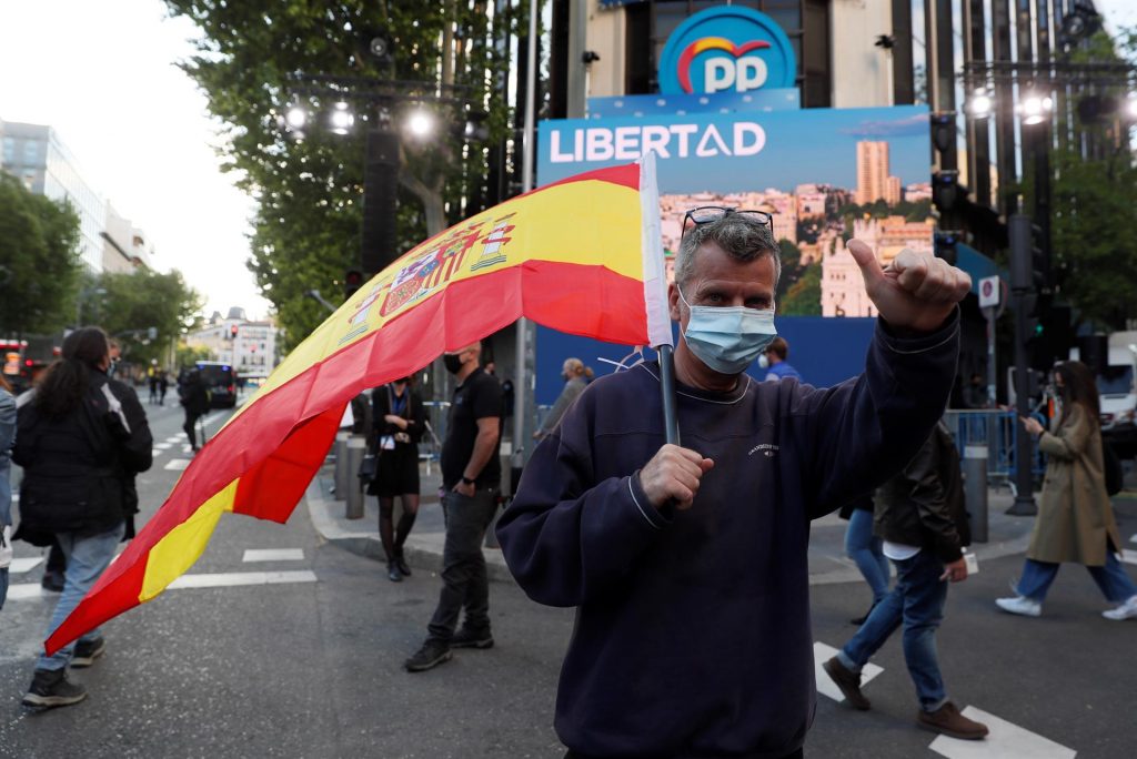 El PP logra amplia victoria en Madrid, según sondeos