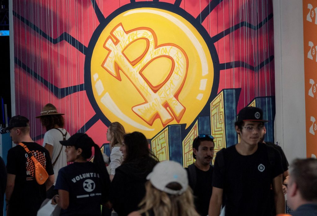Asistentes a la Conferencia Bitcoin en Miami dan positivo a la COVID-19