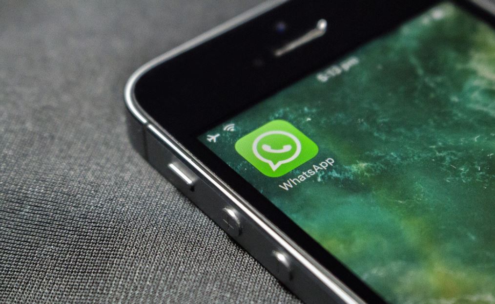 Facebook integra su herramienta de comercio digital "Shops" a WhatsApp