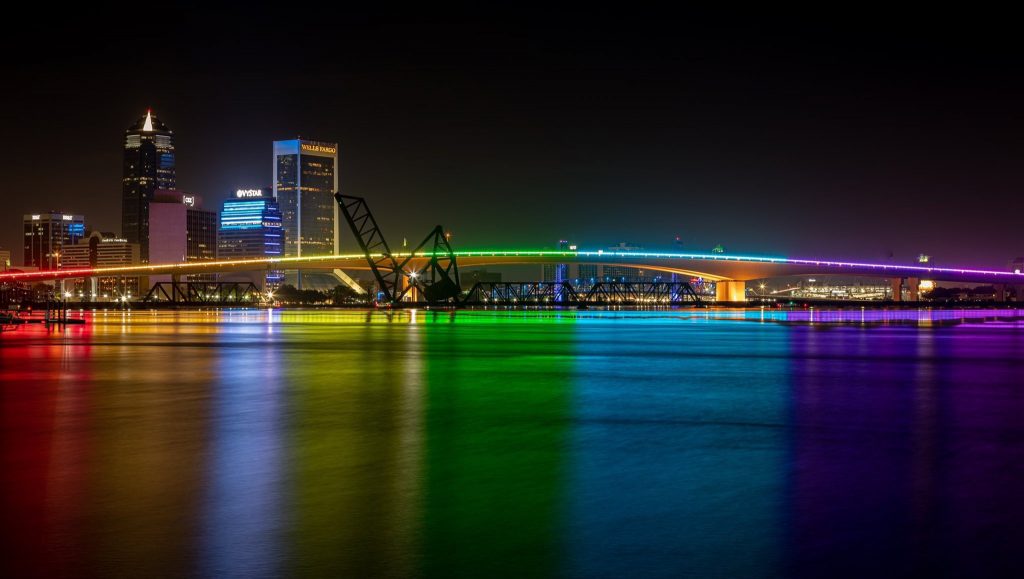 Líderes de Florida permitirán puente arcoíris en Jacksonville