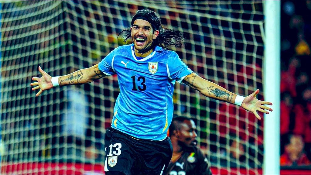 El 'Loco' Sebastián Abreu cuelga las botas a los 44 años