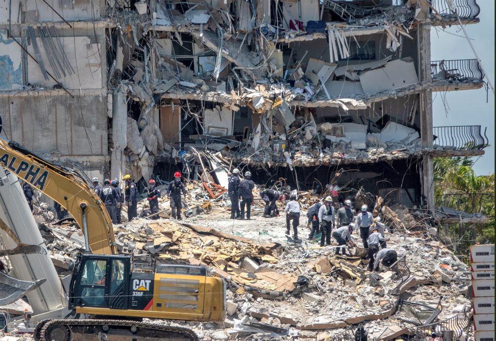 Actualizan las cifras del colapso de edificio en Surfside: 11 muertos y 150 150 desaparecidos