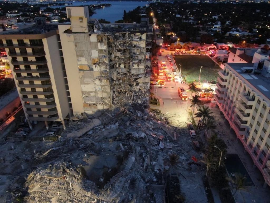 Al menos 3 muertos y 99 desaparecidos tras derrumbe de un edificio en Miami Beach
