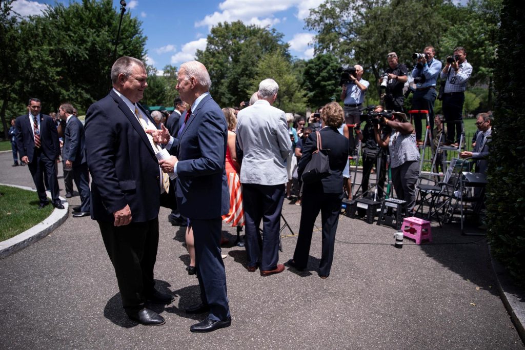Republicanos y demócratas acuerdan que el plan de infraestructura de Biden será por US$ 1,2 billones