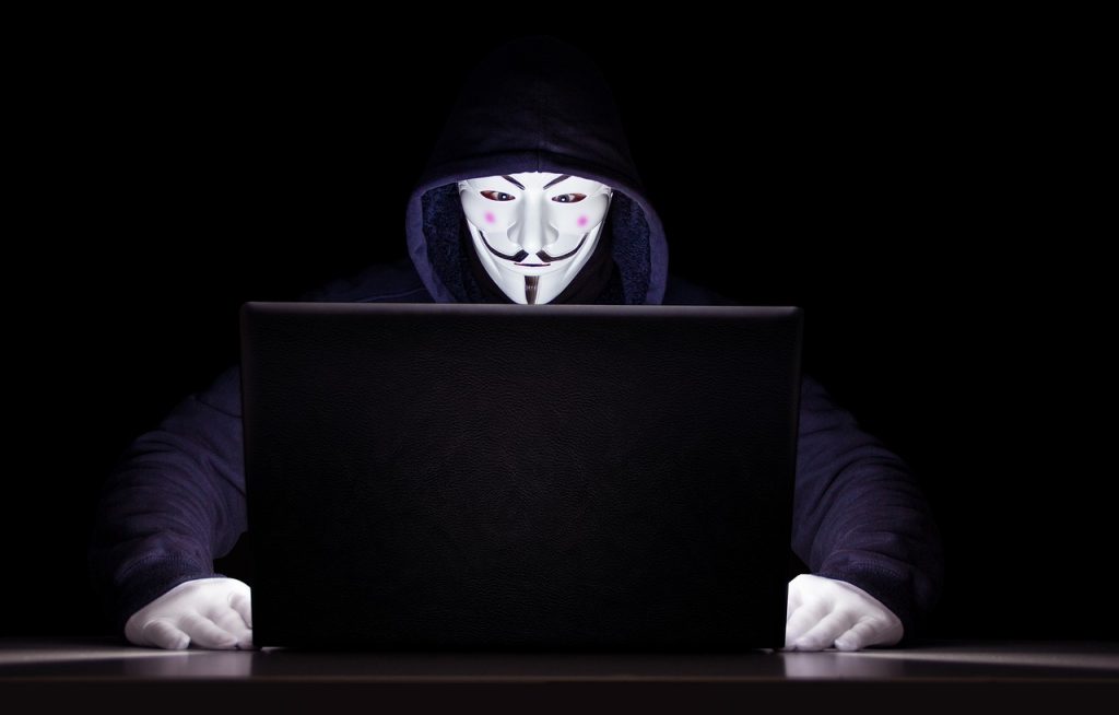 Investigan ataque cibernético a miles de empresas