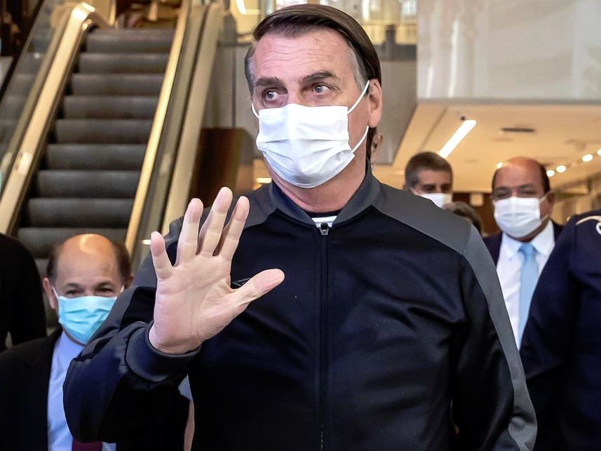 Bolsonaro recibe alta tras cuatro días hospitalizado por obstrucción intestinal