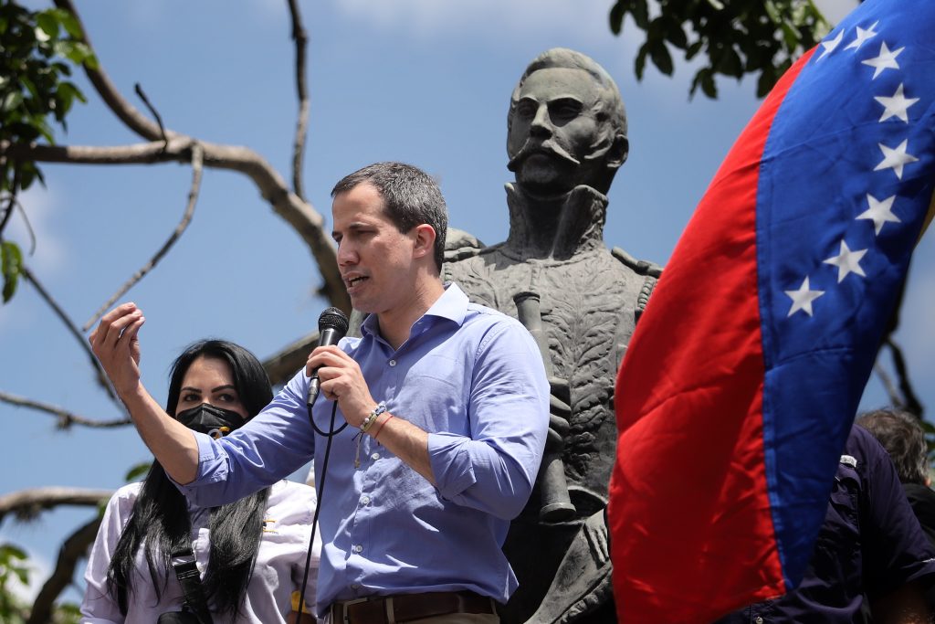 Guaidó: “Régimen utiliza capturas de WhatsApp inexistentes para perseguir a dirigentes políticos”