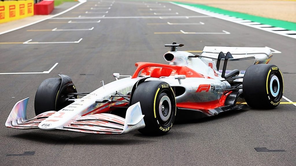 La F1 presentó su monoplaza 2022 diseñado para igualar la competición