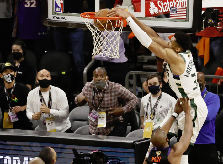 Los Bucks acarician el anillo tras gran actuación de Antetokounmpo