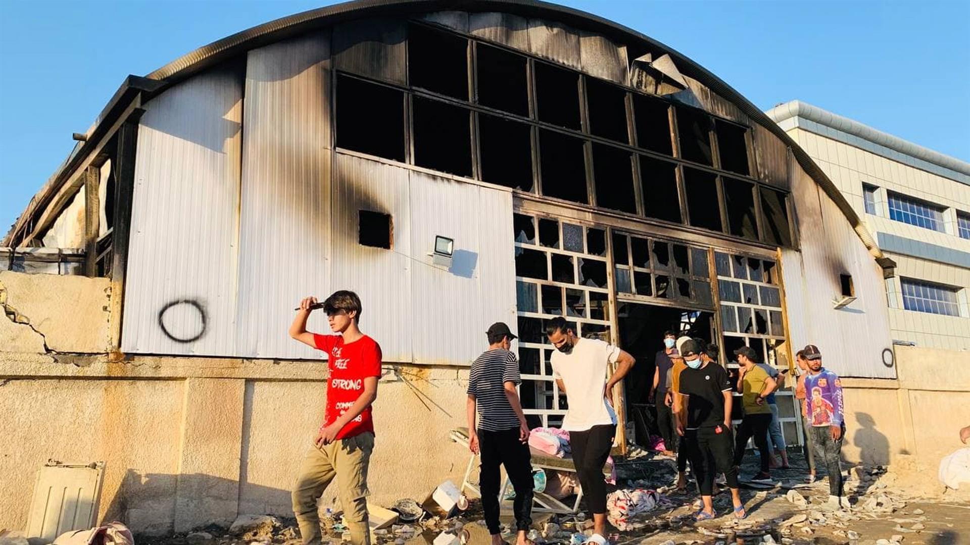 Denuncian negligencia: al menos 92 muertos por incendio en un hospital para COVID-19 en Irak
