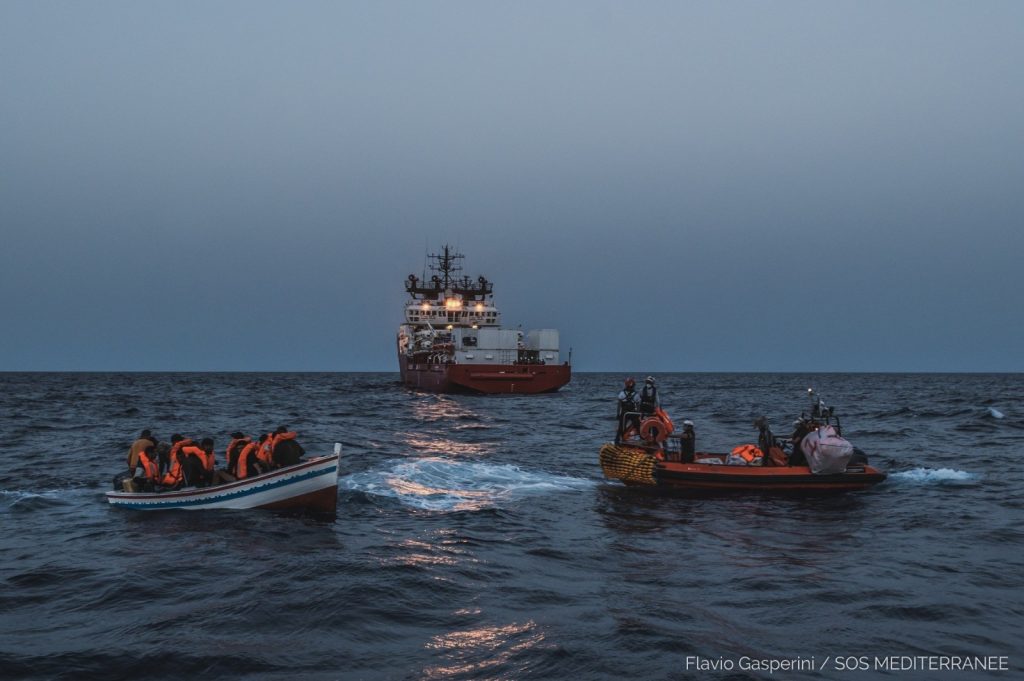 El Ocean Viking suma ya más de 200 migrantes rescatados en el Mediterráneo