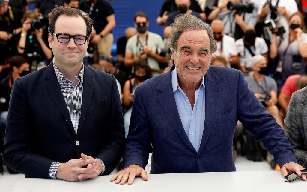 Stone presentó JFK Revisited: Through The Looking Glass en Cannes