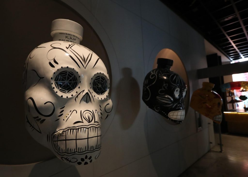 ¿Coctel o shot? No importa cómo: el Día del Tequila se celebra en México con limón y sal