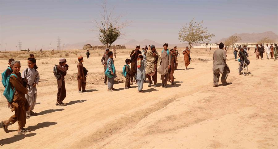 Johnson y Biden abordan cómo continuar evacuando Kabul tras la "fase inicial"