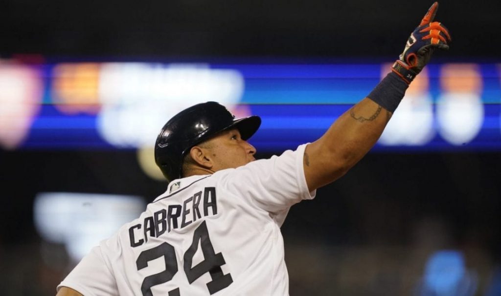 La espera terminó: Miguel Cabrera catapultó su histórico jonrón 500