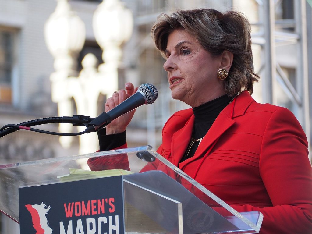 Mujeres que acusan a Cuomo de acoso se mostraron aliviadas por su dimisión